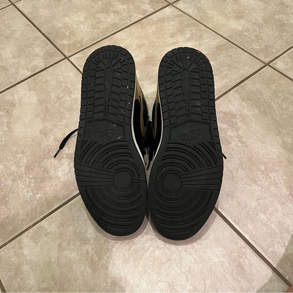 Nike Air Jordan 1 Retro High NRG
Patent Gold Toe - Picture 10 of 11